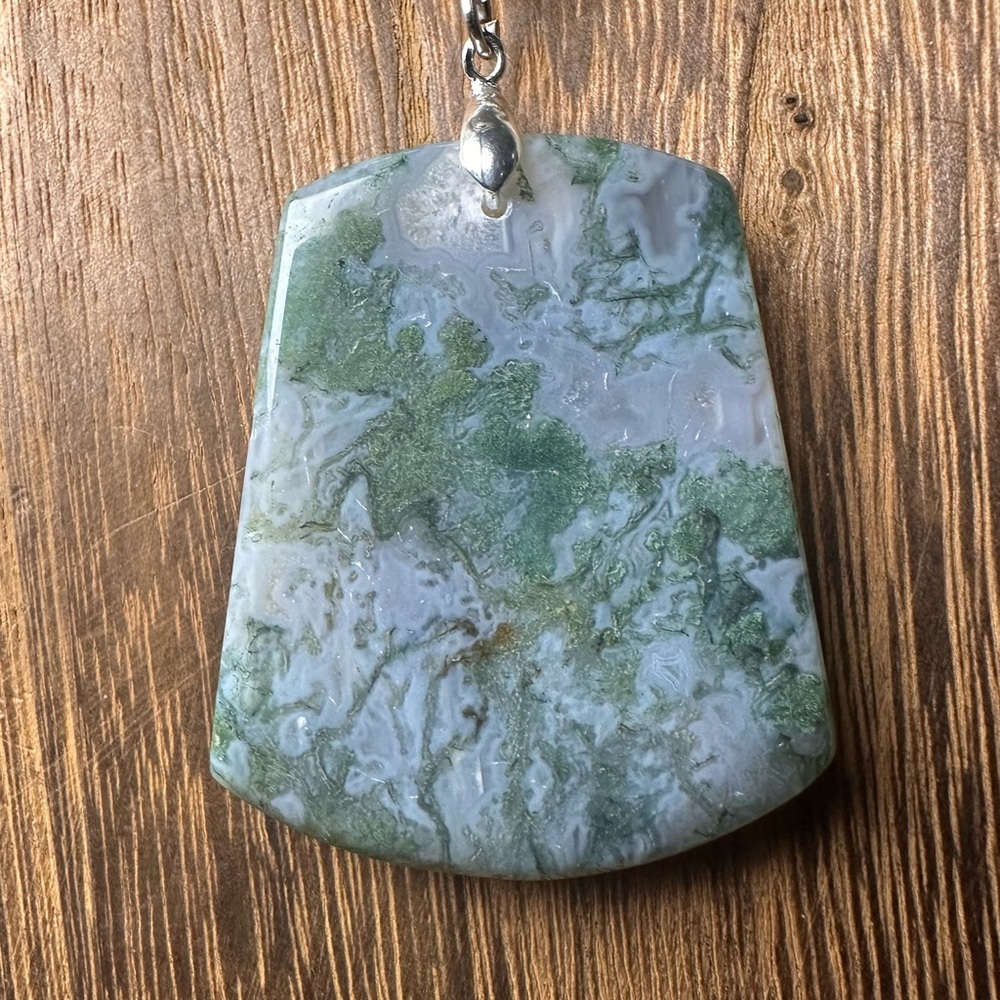 Green Moss Agate Pendant Necklace on Rolo Chain - Picture 10 of 16